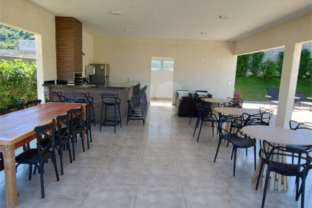Casa para alugar com 3 quartos, sendo 1 suíte, no condomínio Vila Quinta dos Manacás, Vinhedo - SP