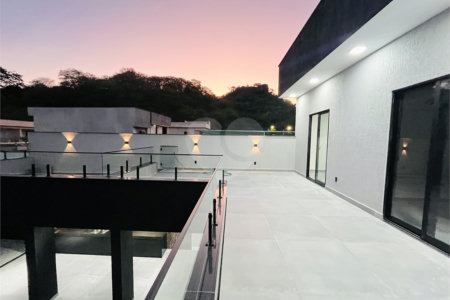 Casa à venda com 3 quartos, sendo 1 suíte, no condomínio Vale dos Sonhos 2, Rio de Janeiro - RJ