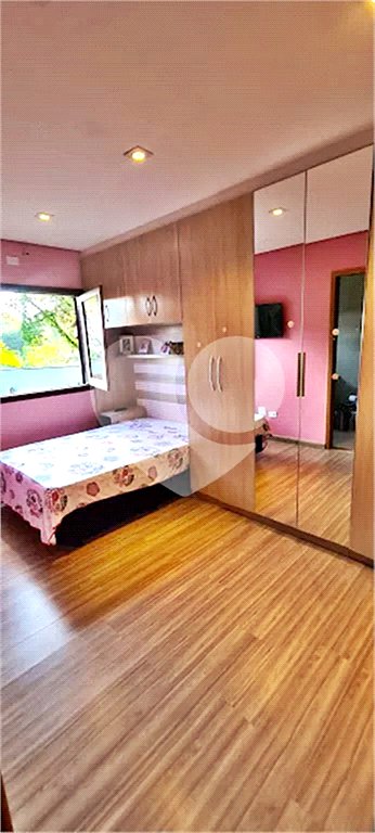 Casa à venda ou para alugar com 3 suítes no condomínio Jardim da Montanha I, Mairiporã - SP