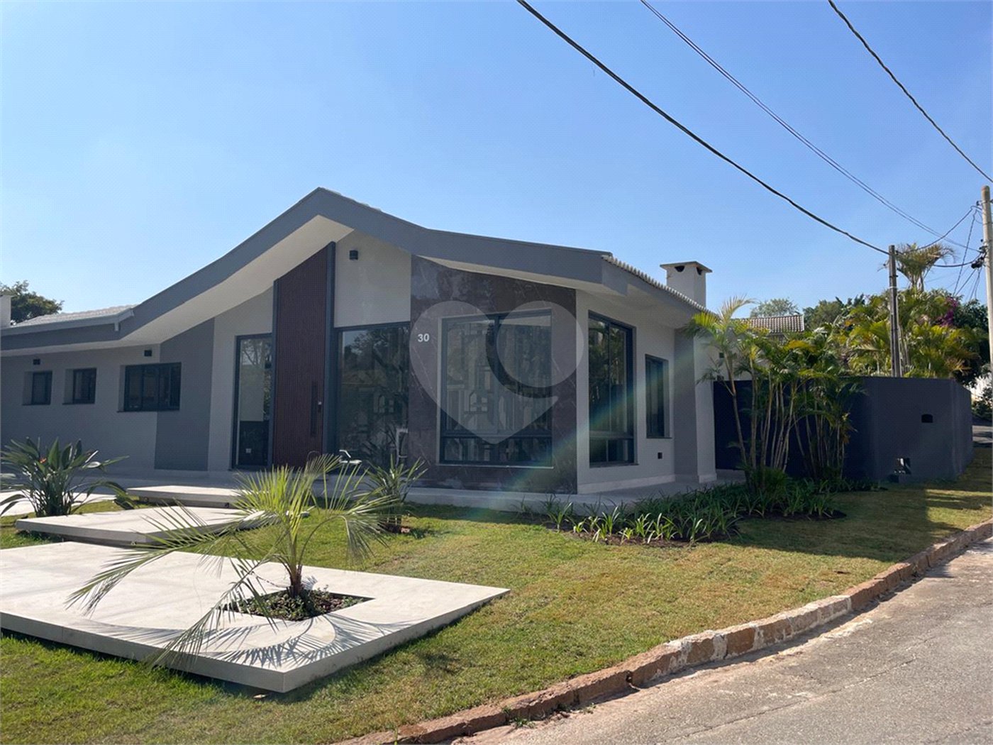 Casa à venda ou para alugar com 3 suítes no condomínio São Joaquim, Vinhedo - SP
