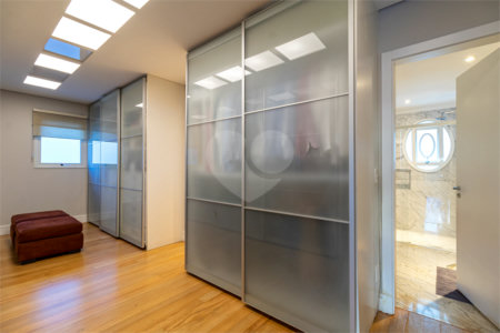 Apartamento à venda com 5 suítes em Moema, São Paulo, SP