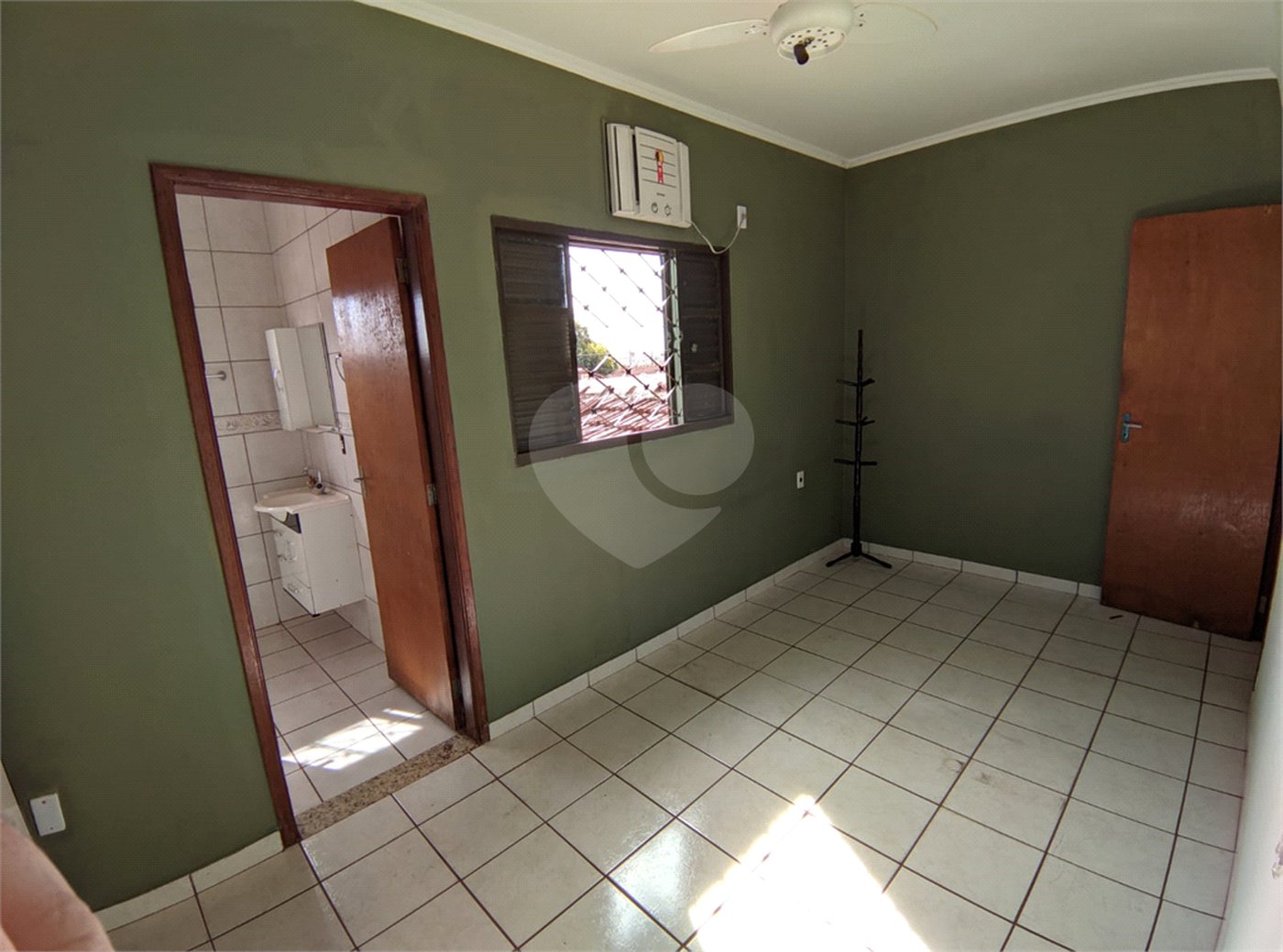 Casa à venda com 4 quartos, sendo 1 suíte, em Valentina Figueiredo, Ribeirão Preto, SP