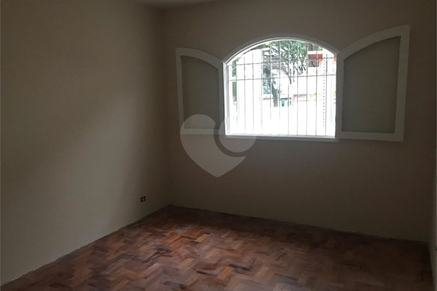 Sobrado à venda com 4 quartos, sendo 1 suíte, em Jardim Floresta, São Paulo, SP