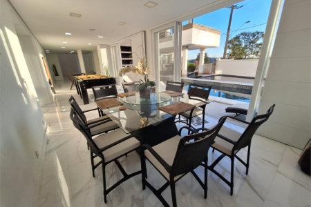 Casa à venda ou para alugar com 4 suítes no condomínio Residencial Monterey Ville, Mogi das Cruzes - SP