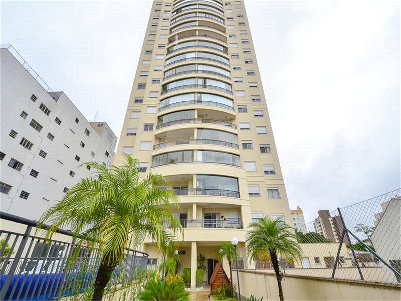 Apartamento à venda com 3 quartos, sendo 1 suíte, em Vila Gumercindo, São Paulo, SP