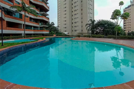 Apartamento à venda com 4 quartos, sendo 2 suítes,  em Paraíso do Morumbi, São Paulo, SP