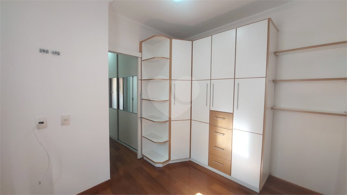 Casa para alugar com 3 quartos, sendo 1 suíte, no condomínio Santanna, São Paulo - SP