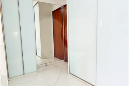 Sobrado à venda com 3 quartos, sendo 1 suíte,  em Jardim Leocádia, Sorocaba, SP