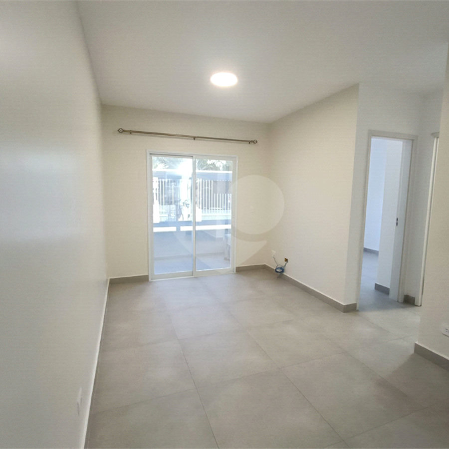 Apartamento à venda com 2 quartos em Estação, São Roque, SP