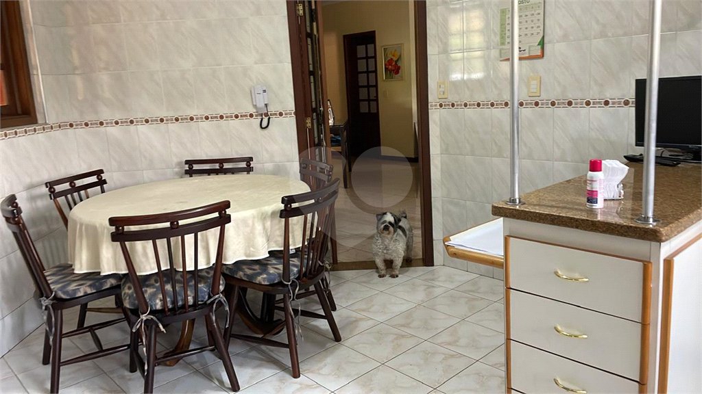 Casa à venda ou para alugar com 3 suítes no condomínio Alpes da Cantareira, Mairiporã - SP