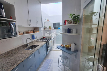 Casa à venda com 3 quartos, sendo 1 suíte, em Residencial Jardins da Catalunha, Atibaia, SP