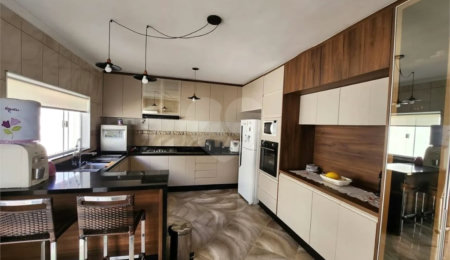 Casa à venda com 4 suítes no condomínio Village de Atibaia, Atibaia - SP