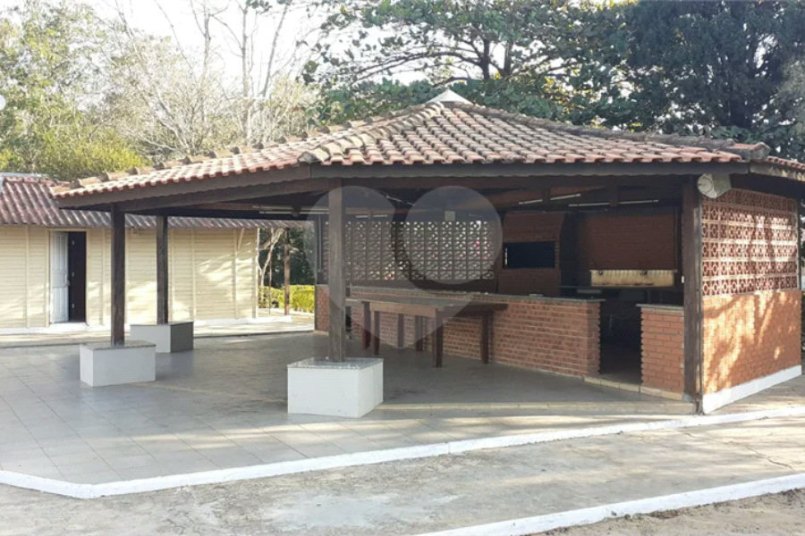 Excelente chácara à venda em Artemis, com piscina, campo de futebol, barracão para festas
