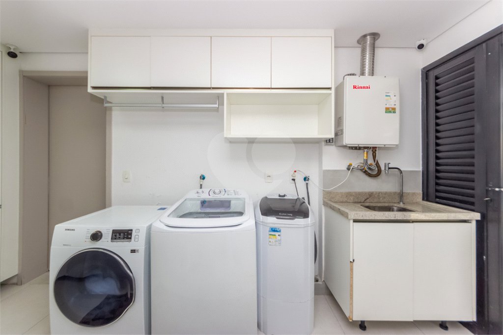 Casa à venda com 3 suítes no condomínio Reserva 8, São Paulo - SP