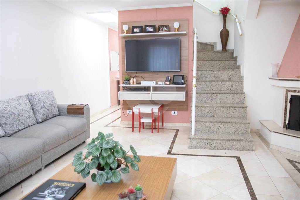 Casa à venda com 3 quartos, sendo 1 suíte, em Vila Gustavo, São Paulo, SP