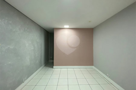 Sala para alugar em Vila Romanópolis, Ferraz de Vasconcelos, SP