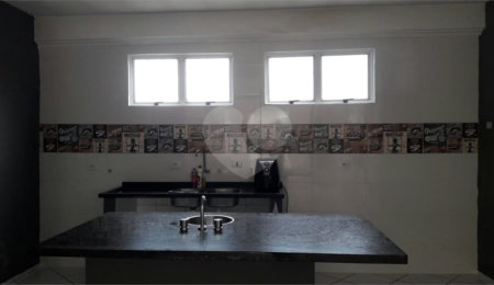 Prédio à venda com 2 suítes em Tremembé, São Paulo, SP