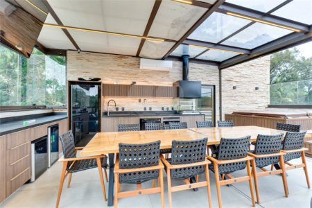Casa à venda com 4 suítes no condomínio Jardim Flora, São Paulo - SP