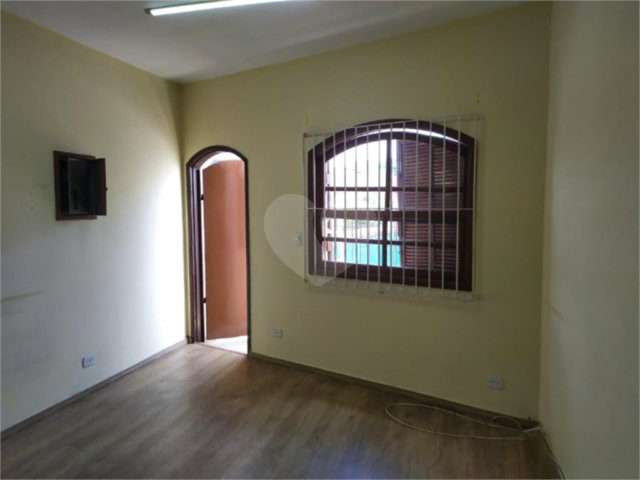 Prédio à venda em Vila Linda, Santo André, SP