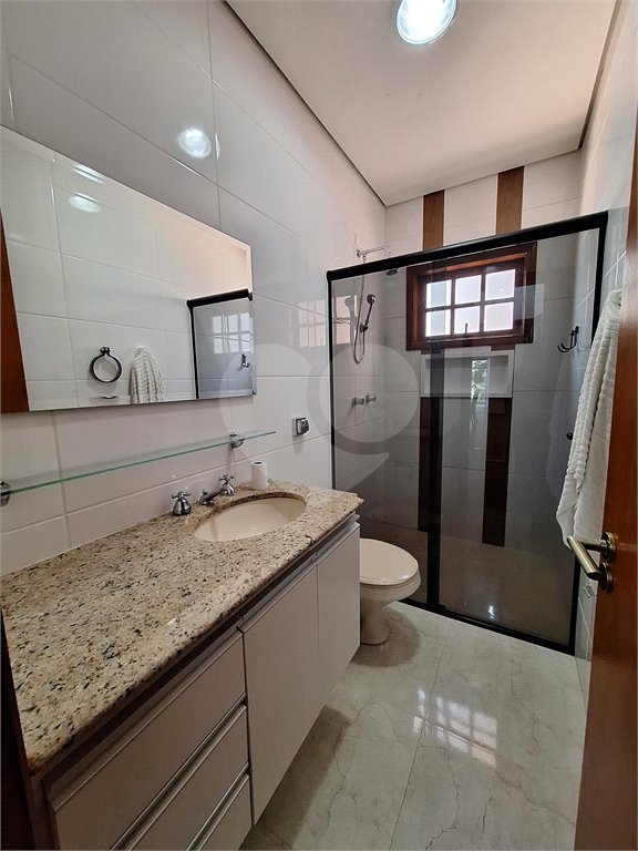 Casa à venda com 3 suítes no condomínio Bosque de Grevilea, Vinhedo - SP