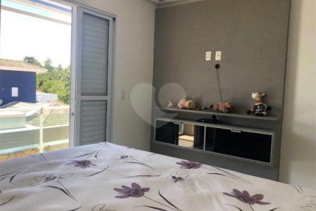 Casa à venda com 4 quartos, sendo 2 suítes, no condomínio Terras de São Francisco, Vinhedo - SP