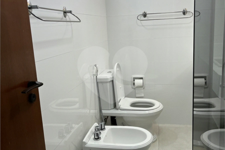Apartamento à venda ou para alugar com 3 quartos, sendo 1 suíte, em Enseada, Guarujá, SP