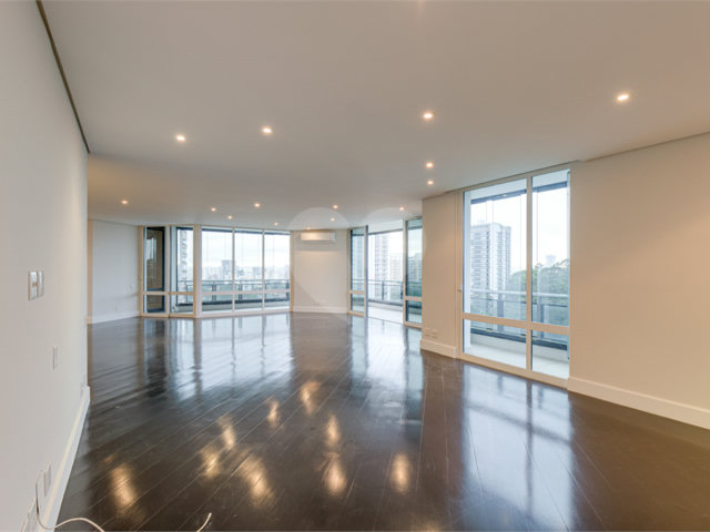 Apartamento à venda ou para alugar com 4 suítes em Alto da Boa Vista, São Paulo, SP