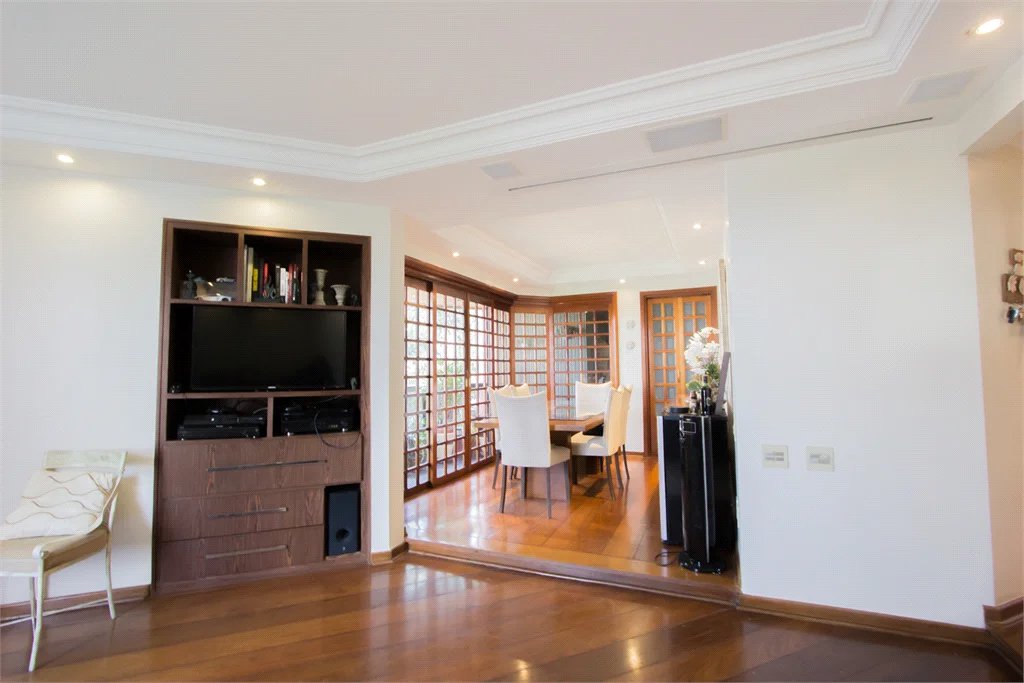 Apartamento à venda com 3 quartos, sendo 1 suíte, em Vila Andrade, São Paulo, SP