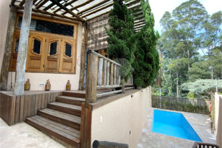 Casa em condomínio à venda com 4 quartos, sendo 3 suítes, em Jardim Vitória Régia, São Paulo, SP
