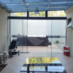 Casa à venda com 4 suítes no condomínio Vila Inglesa, Atibaia - SP
