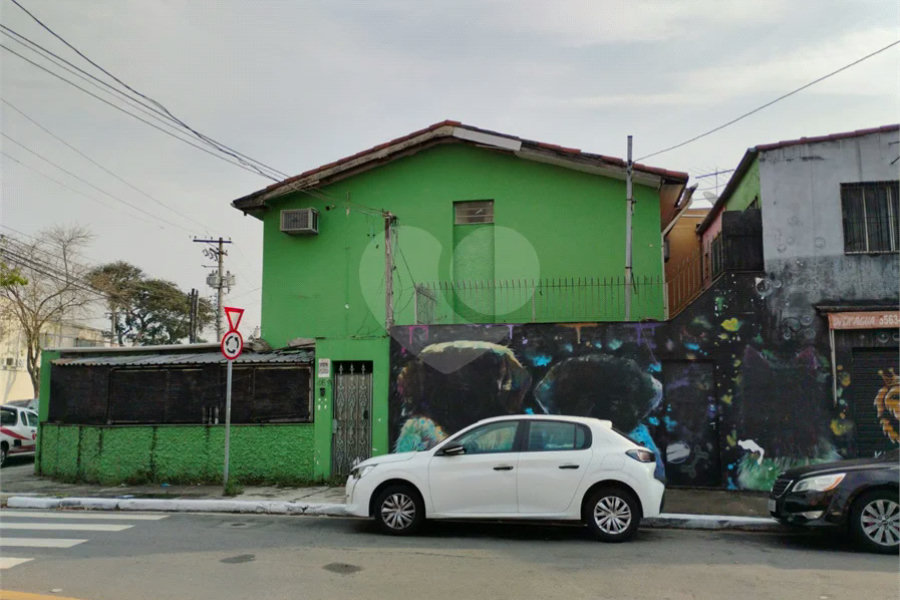 Sobrado na Vila Santa Catarina — 121 m² | Esquina Estratégica