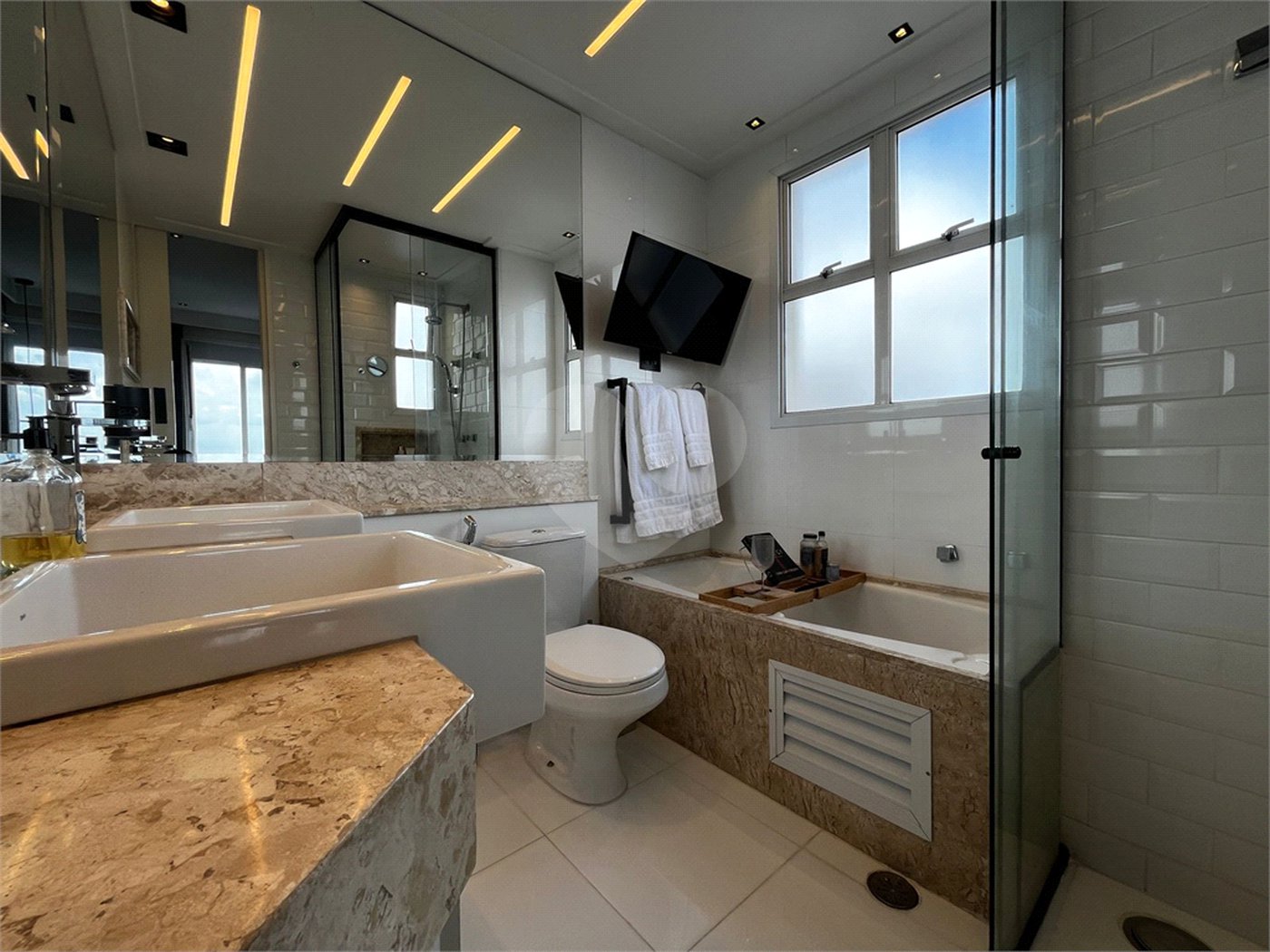 Apartamento à venda com 2 quartos, sendo 1 suíte, em Santa Teresinha, São Paulo, SP