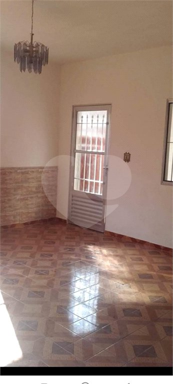 Sobrado à venda com 3 quartos, sendo 1 suíte,  em Parque Morumbi, Mogi das Cruzes, SP