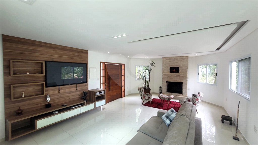 Casa à venda com 4 suítes no condomínio Jardim da Montanha I, Mairiporã - SP
