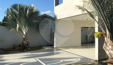 Casa à venda com 5 quartos, sendo 3 suítes,  em Loteamento Jardim Morumbi, Atibaia, SP