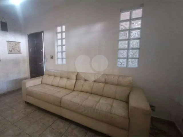 Sobrado à venda com 8 quartos em Vila Guarani, São Paulo, SP