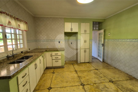 Casa à venda com 3 quartos, sendo 1 suíte,  no condomínio Vinhas da Vista Alegre - Lado Sede, Vinhedo - SP