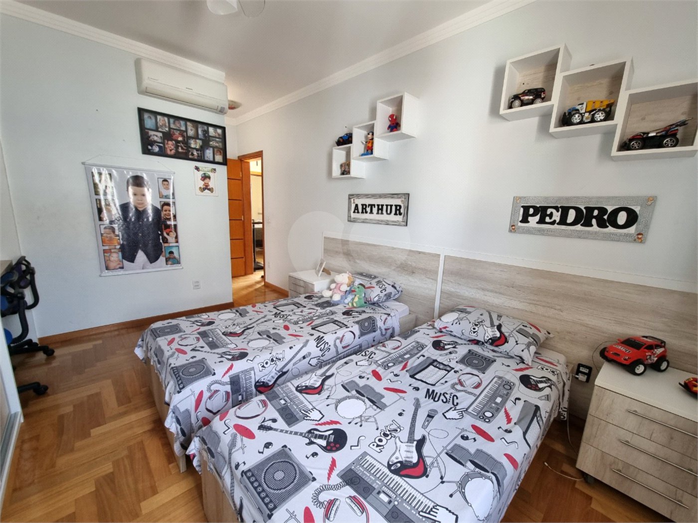 Casa à venda com 3 suítes no condomínio Horto Florestal I, Sorocaba - SP