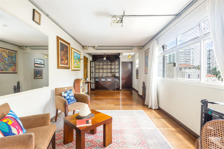 Apartamento à venda com 3 quartos, sendo 1 suíte,  em JARDIM AMÉRICA, São Paulo, SP