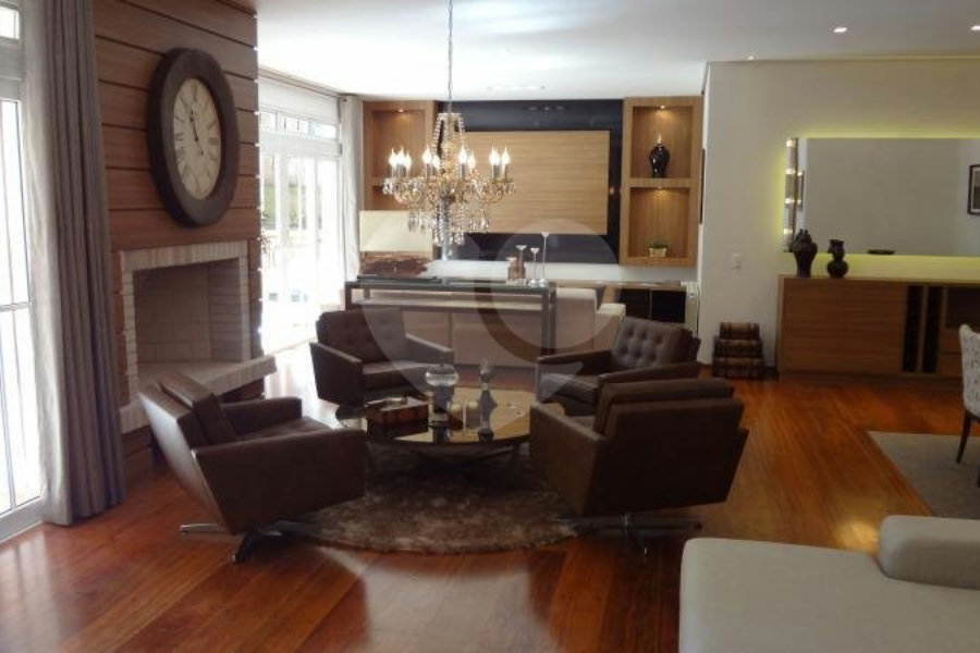 Duplex à venda com 6 suítes no Centro, Campos do Jordão, SP