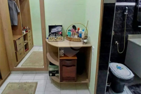 Sobrado à venda com 4 quartos, sendo 2 suítes, em Vila Santa Maria, São Paulo, SP