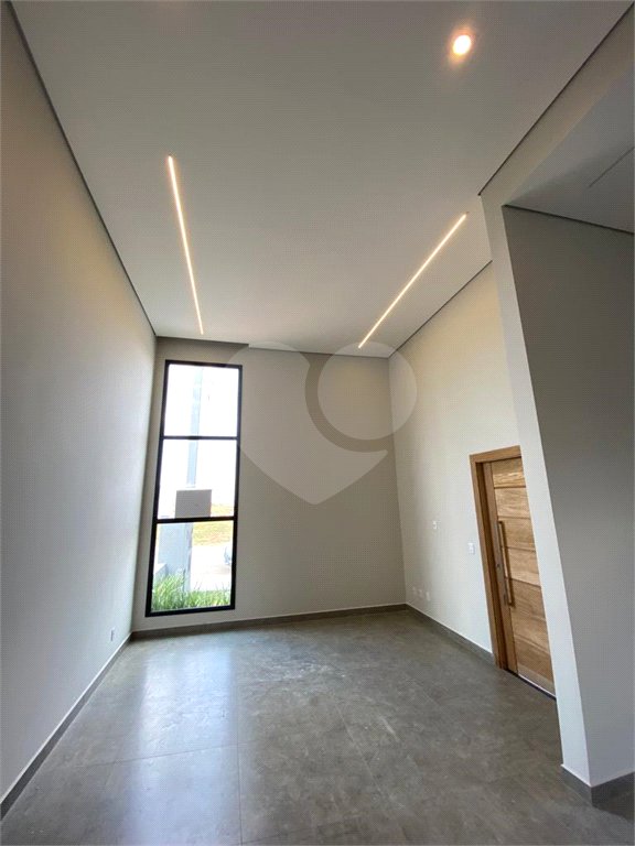 Casa à venda com 2 quartos, sendo 1 suíte, no condomínio Residencial Villagio Wanel, Sorocaba - SP