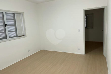 Sobrado à venda com 4 quartos, sendo 1 suíte, em Jardim Japão, São Paulo, SP