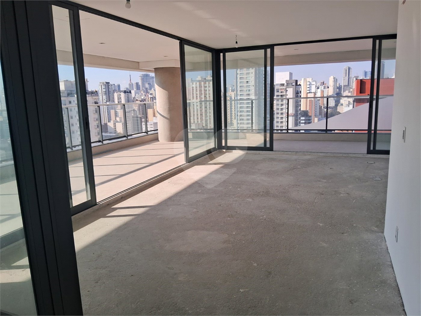 Apartamento à venda com 4 suítes em Pinheiros, São Paulo, SP