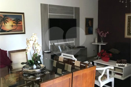 Casa à venda com 4 quartos, sendo 3 suítes, no condomínio Serra da Estrela, Atibaia - SP