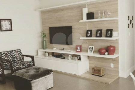 Casa Térrea à venda com 5 quartos, sendo 2 suítes, em Água Fria, São Paulo, SP