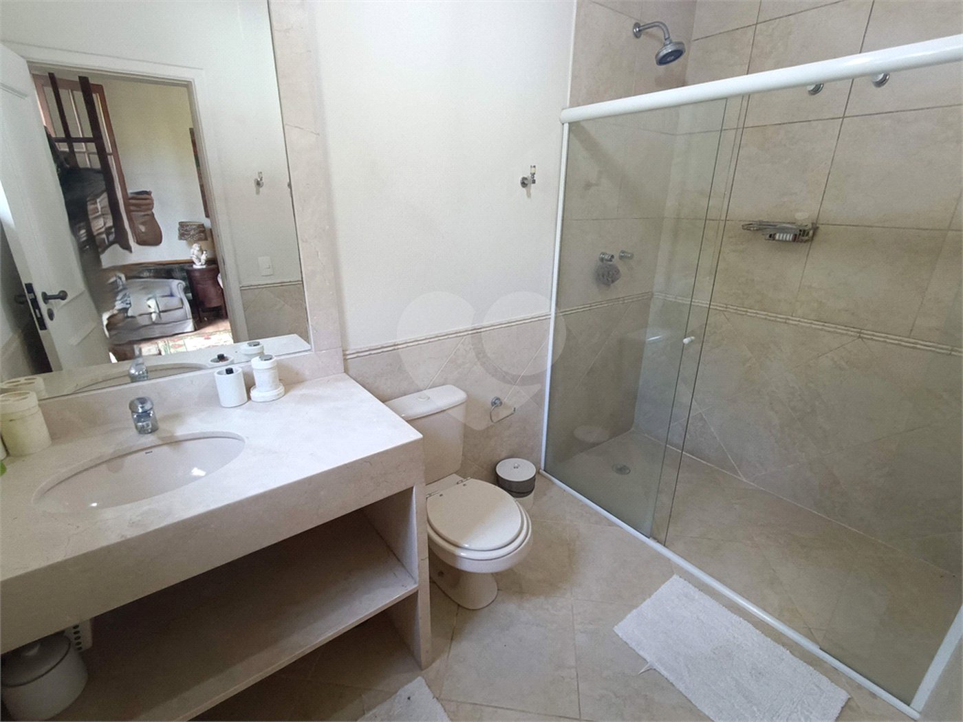 Casa à venda com 4 quartos, sendo 3 suítes, no condomínio Patrimônio do Carmo, São Roque - SP