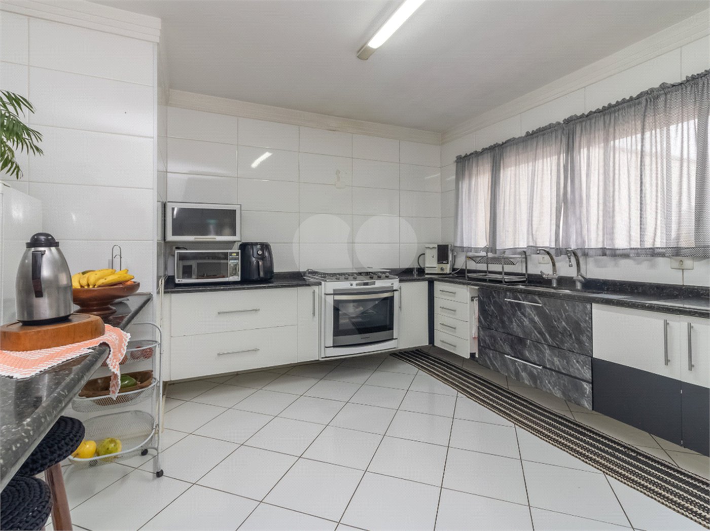 Sobrado à venda com 3 suítes em Vila Carrão, São Paulo, SP
