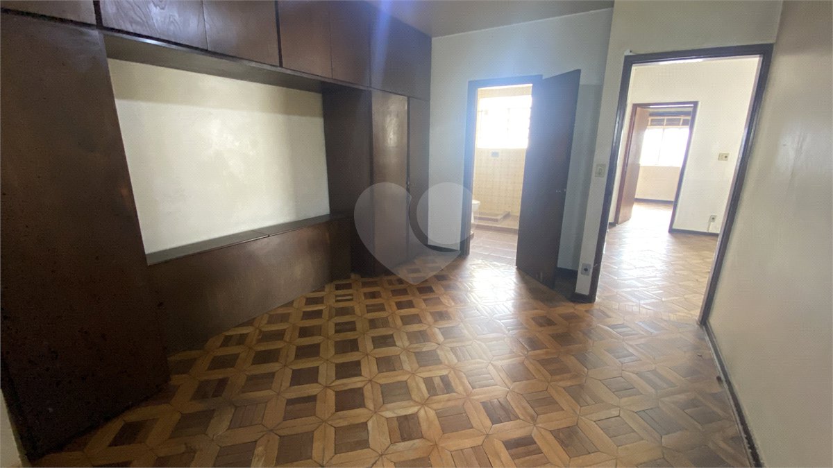 Sobrado à venda ou para alugar com 4 quartos, sendo 1 suíte,  em Parque Colonial, São Paulo, SP