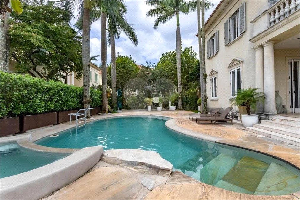 Casa à venda com 4 suítes no condomínio Ville D´asolo, São Paulo - SP
